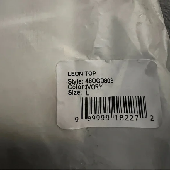 One Grey Day OGD NWT Leon Top in Ivory. SIZE LARGE - Picture 3 of 4